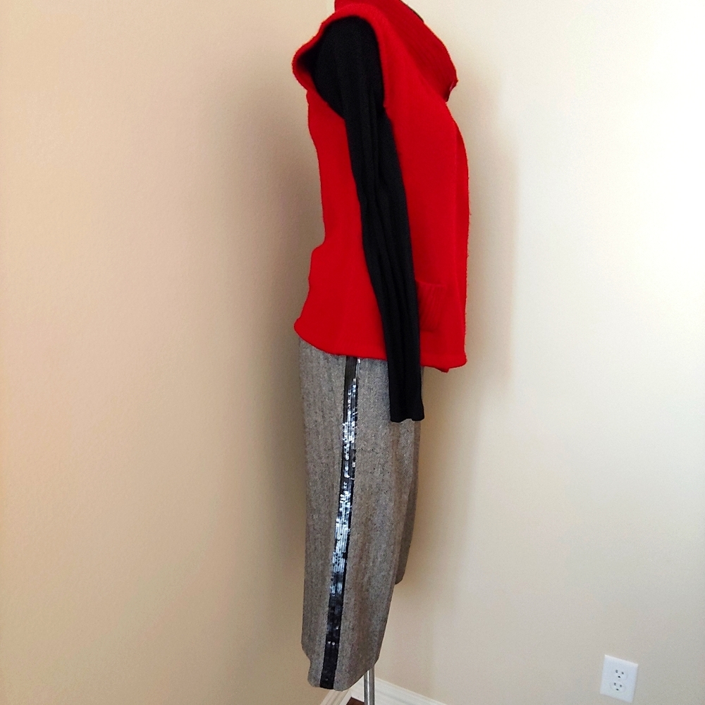 🔴 - Wool Blend Capris with Sequin